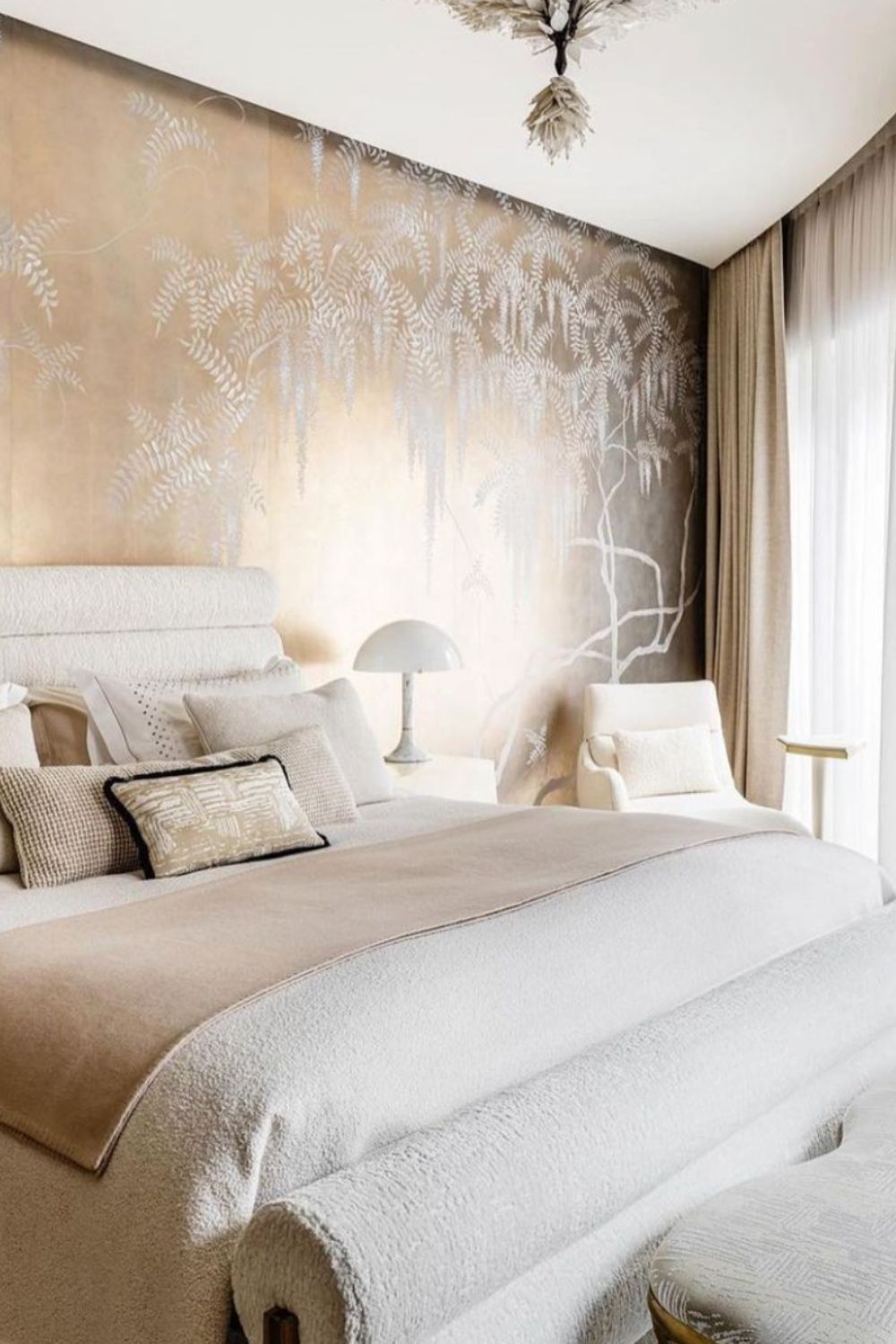 15+ Gold & Black Home Decor You'll Love! - thedecorhomer.com