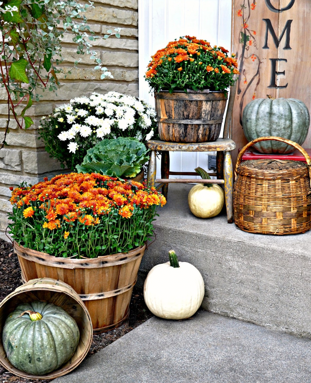 50+ Cheap & Easy Fall Front Porch Decor Ideas! - thedecorhomer.com
